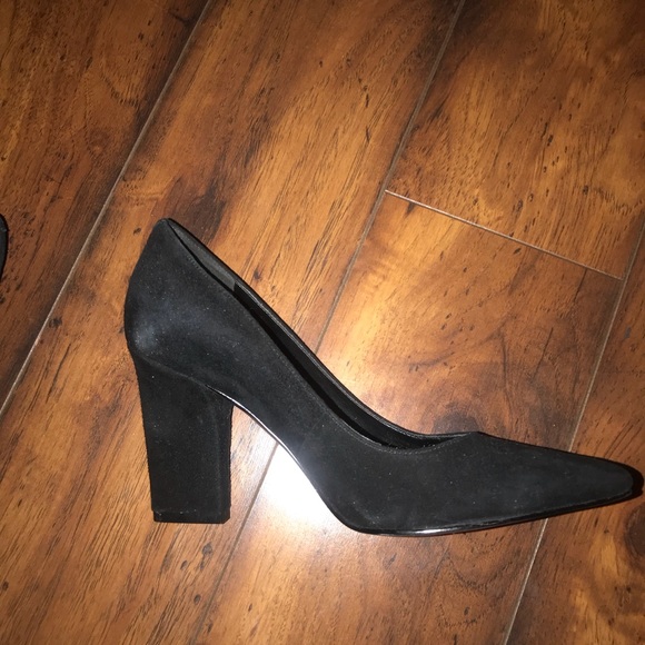 Nine West black heels - Picture 2 of 4